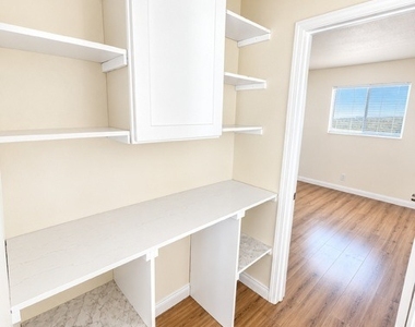 803 N Major Avenue - Photo Thumbnail 7