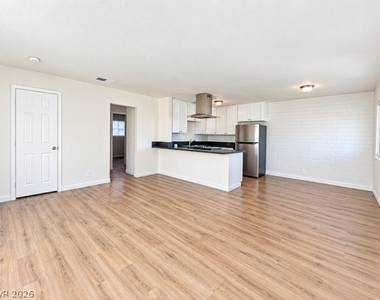 803 N Major Avenue - Photo Thumbnail 1