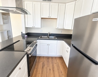 803 N Major Avenue - Photo Thumbnail 4