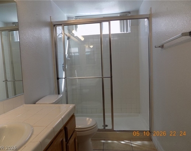 7421 Winterpine Avenue - Photo Thumbnail 8