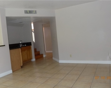 7421 Winterpine Avenue - Photo Thumbnail 25
