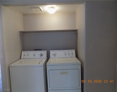7421 Winterpine Avenue - Photo Thumbnail 22