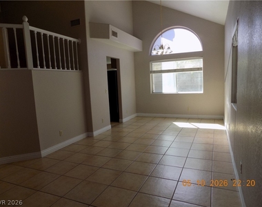 7421 Winterpine Avenue - Photo Thumbnail 3