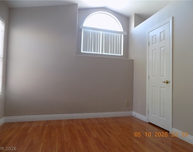 7421 Winterpine Avenue - Photo Thumbnail 18