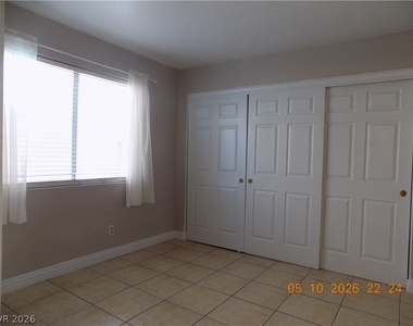 7421 Winterpine Avenue - Photo Thumbnail 7