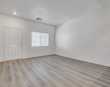 913 Blushing Rose Place - Photo Thumbnail 5