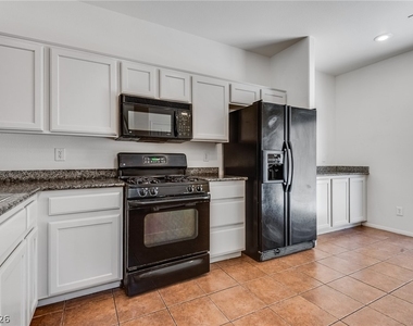 913 Blushing Rose Place - Photo Thumbnail 9