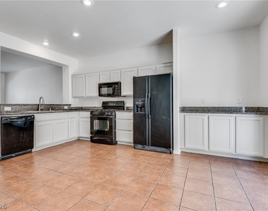 913 Blushing Rose Place - Photo Thumbnail 8