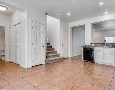 913 Blushing Rose Place - Photo Thumbnail 7