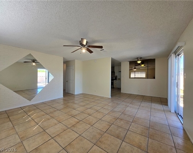 229 Breeze Street - Photo Thumbnail 12