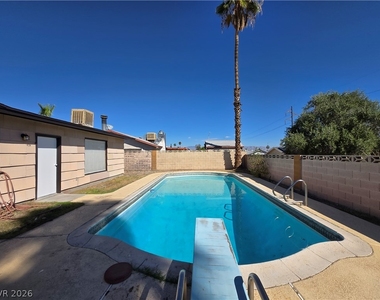 229 Breeze Street - Photo Thumbnail 26