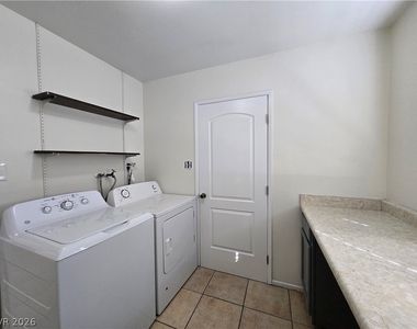 229 Breeze Street - Photo Thumbnail 5