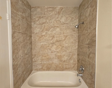 229 Breeze Street - Photo Thumbnail 20