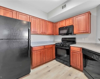 5855 Valley Drive - Photo Thumbnail 14