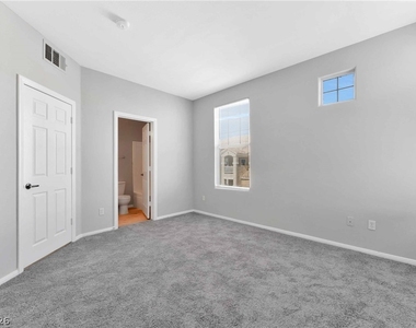 5855 Valley Drive - Photo Thumbnail 11