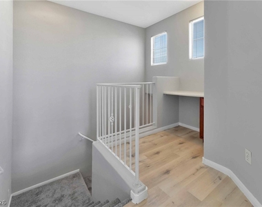 5855 Valley Drive - Photo Thumbnail 5
