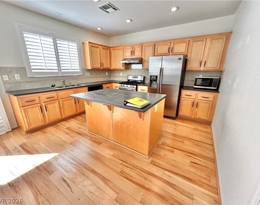 7287 Apache Mission Court - Photo Thumbnail 2