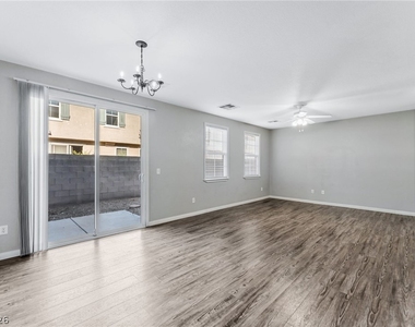 3909 Sweet Pine Street - Photo Thumbnail 10