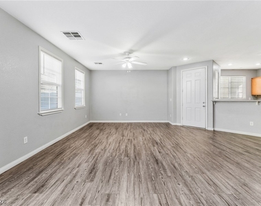 3909 Sweet Pine Street - Photo Thumbnail 4