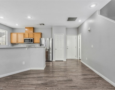 3909 Sweet Pine Street - Photo Thumbnail 12