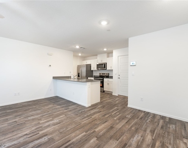 1442 Foley Bay Drive - Photo Thumbnail 10