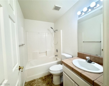 448 Comstock Street - Photo Thumbnail 3