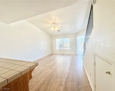 448 Comstock Street - Photo Thumbnail 6