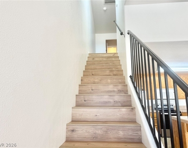 448 Comstock Street - Photo Thumbnail 9