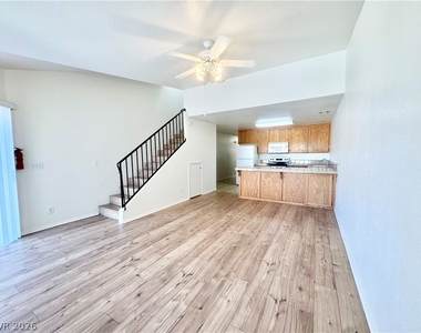 448 Comstock Street - Photo Thumbnail 7