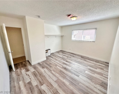 5238 Greene Lane - Photo Thumbnail 16