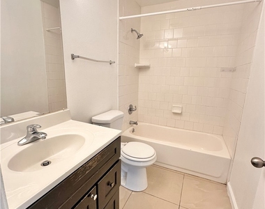 5238 Greene Lane - Photo Thumbnail 7