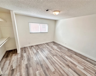 5238 Greene Lane - Photo Thumbnail 10