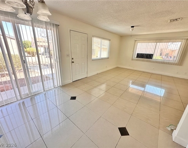5238 Greene Lane - Photo Thumbnail 5