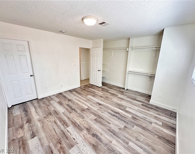 5238 Greene Lane - Photo Thumbnail 9