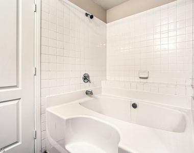 3145 E Flamingo Road - Photo Thumbnail 7
