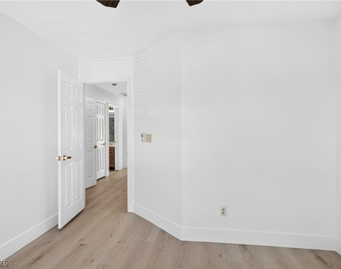 258 Via Tempesto Street - Photo Thumbnail 25