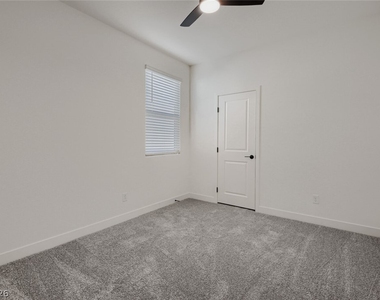 102 Cinder Cone Lane - Photo Thumbnail 12