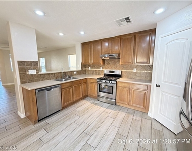 672 Wessex Drive - Photo Thumbnail 14