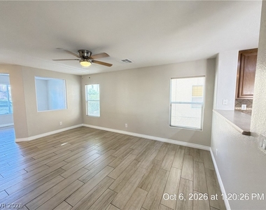 672 Wessex Drive - Photo Thumbnail 8