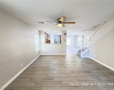 672 Wessex Drive - Photo Thumbnail 5
