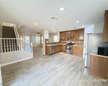 672 Wessex Drive - Photo Thumbnail 13