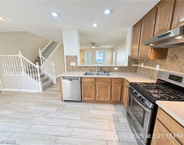 672 Wessex Drive - Photo Thumbnail 17