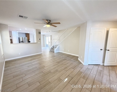 672 Wessex Drive - Photo Thumbnail 6