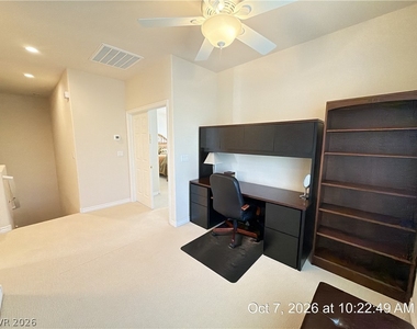 246 Queens Court - Photo Thumbnail 16