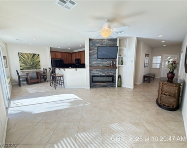 246 Queens Court - Photo Thumbnail 4