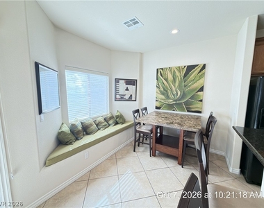 246 Queens Court - Photo Thumbnail 8