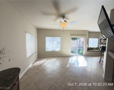 246 Queens Court - Photo Thumbnail 3