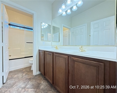 246 Queens Court - Photo Thumbnail 35