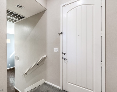 1951 Ardilea Street - Photo Thumbnail 4