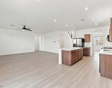 347 Basin Falls Street - Photo Thumbnail 5
